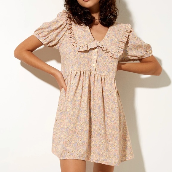 Motel Dresses & Skirts - MOTEL Madsen Dress 1970s Prairie Girl